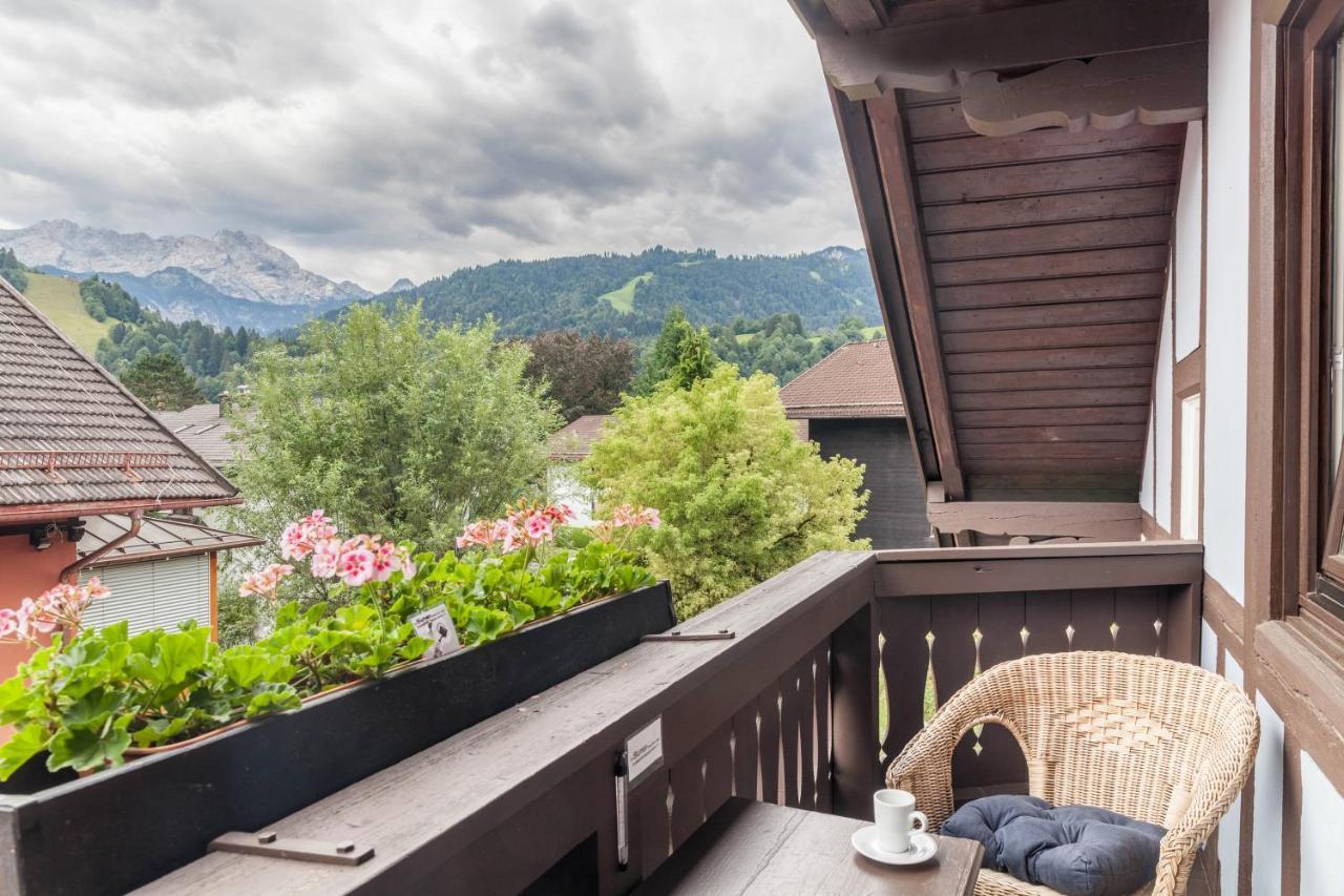 Fewo Im Blauen Haus Dg Garmisch-Partenkirchen Buitenkant foto